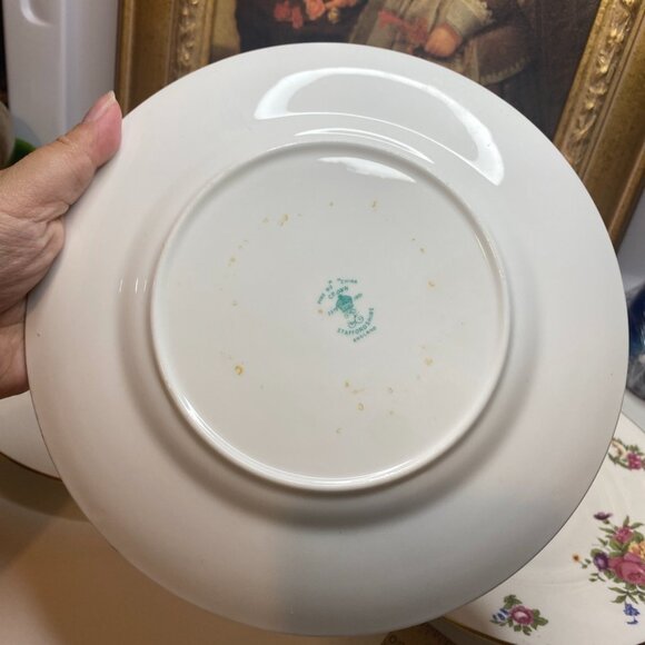 3 different floral Crown Bone China 8 1/2" Luncheon Plates Staffordshire England - Picture 4 of 13